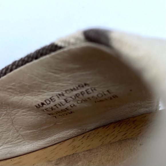 Michael Kors Wooden Wedge Zebra/Animal Print Sandal Size 7.5 in Brown/Beige - Picture 10 of 13